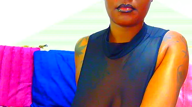 TattoedGoddessxx online show from February 17, 2025, 9:32 pm