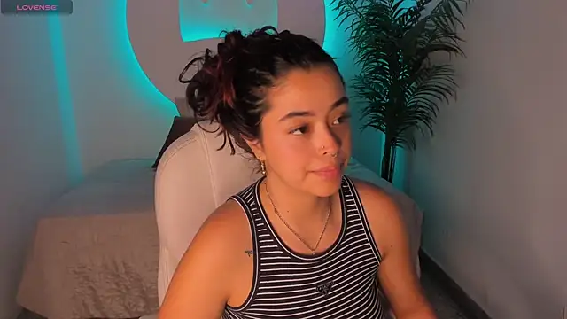 Ariana Pierce online show from October 21, 2025, 12:48 pm