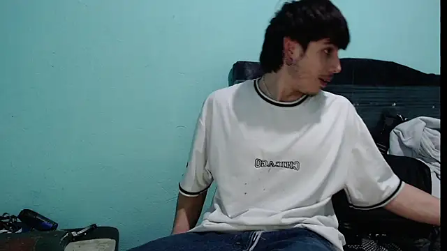 Snapshot of pervertsteens3 chatting on September 27, 2025, 7:03 am pervertsteens3 online show from September 27, 2025, 7:03 am