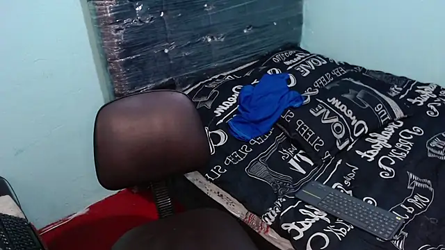 Snapshot of pervertsteens3 chatting on October 14, 2025, 8:09 pm pervertsteens3 online show from October 14, 2025, 8:09 pm