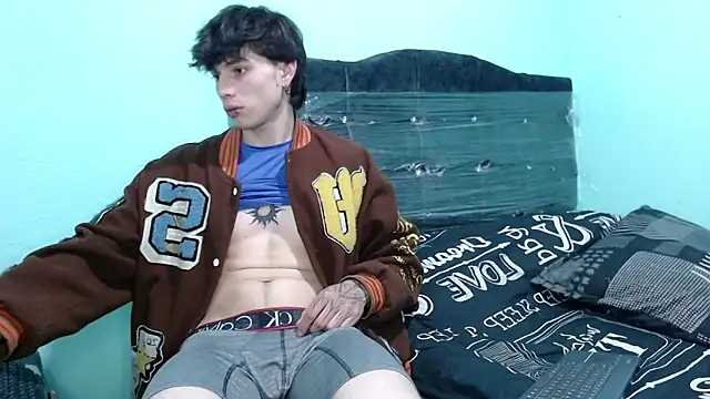 Snapshot of pervertsteens3 chatting on October 16, 2025, 6:21 am pervertsteens3 online show from October 16, 2025, 6:21 am