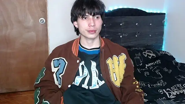 Snapshot of pervertsteens3 chatting on November 13, 2025, 5:11 am pervertsteens3 online show from November 13, 2025, 5:11 am