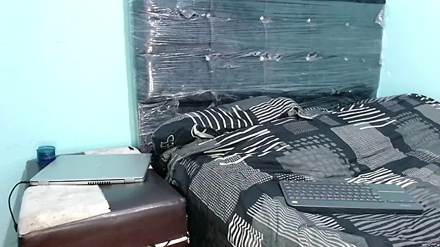 Snapshot of pervertsteens3 chatting on September 28, 2025, 7:15 am pervertsteens3 online show from September 28, 2025, 7:15 am