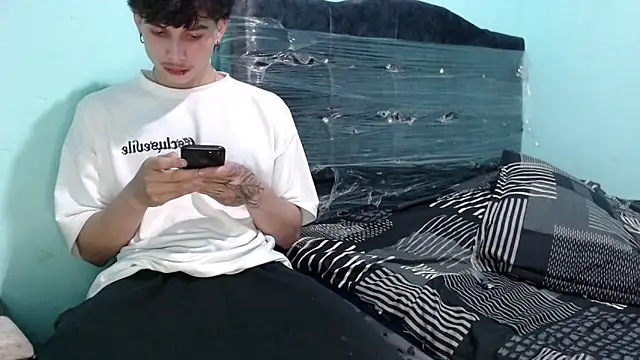 Snapshot of pervertsteens3 chatting on October 2, 2025, 8:50 am pervertsteens3 online show from October 2, 2025, 8:50 am