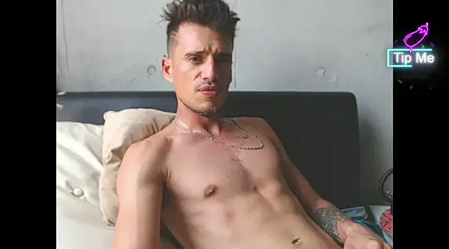 roystonee10 online show from January 13, 2025, 4:41 pm