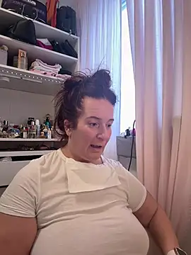 Engel mia online show from January 17, 2026, 1:04 pm