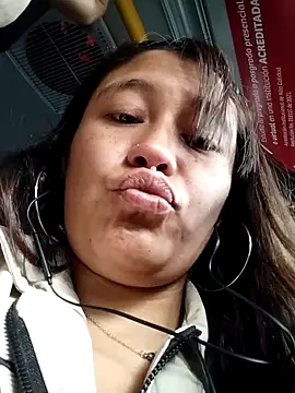 Snapshot of mariana_21x chatting on October 22, 2025, 12:26 pm mariana 21x online show from October 22, 2025, 12:26 pm