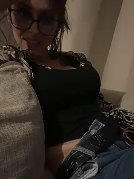 Snapshot of vera_jim chatting on October 21, 2025, 9:58 pm vera jim online show from October 21, 2025, 9:58 pm