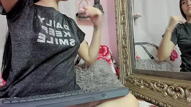 oriana faddila online show from February 28, 2025, 2:42 am