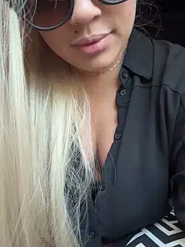 VioletaBoomve online show from December 19, 2024, 4:35 pm