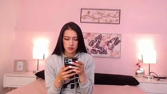 Snapshot of sara17_ chatting on October 19, 2025, 1:41 am sara17  online show from October 19, 2025, 1:41 am