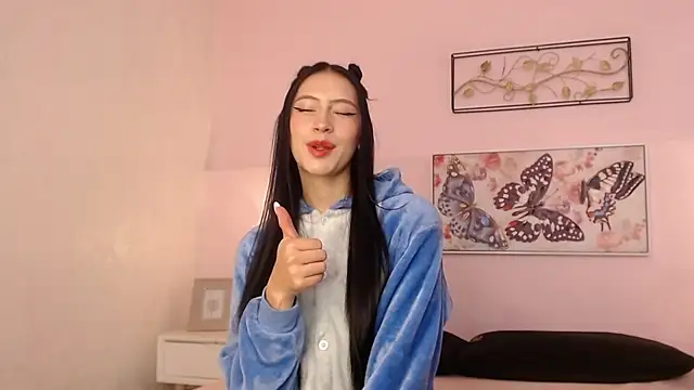 Snapshot of sara17_ chatting on October 10, 2025, 4:24 am sara17  online show from October 10, 2025, 4:24 am