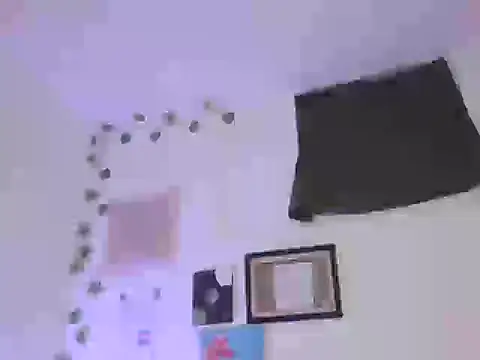 Snapshot of Melody200420 chatting on October 5, 2025, 12:23 am Melody200420 online show from October 5, 2025, 12:23 am