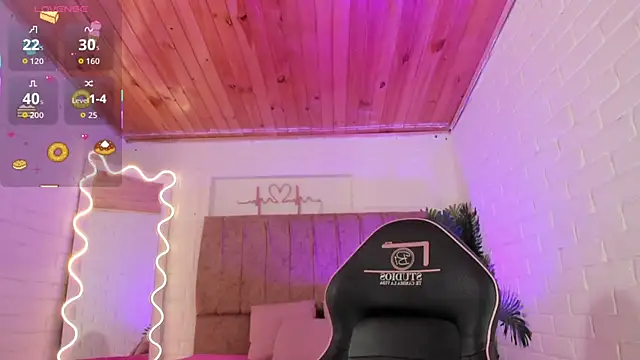 Snapshot of penelope_tay1 chatting on October 20, 2025, 3:30 am penelope tay1 online show from October 20, 2025, 3:30 am