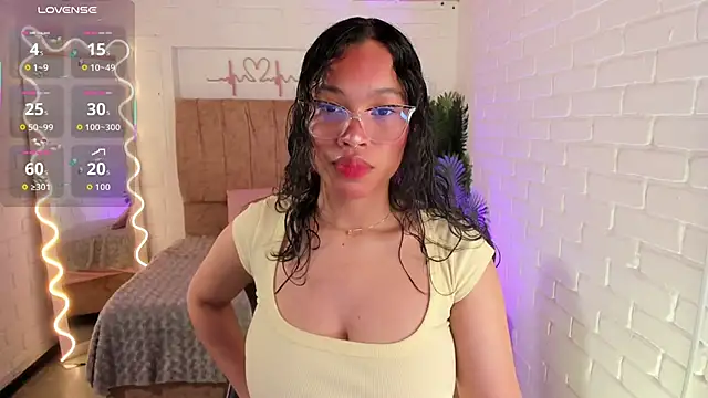 Snapshot of penelope_tay1 chatting on October 24, 2025, 3:27 am penelope tay1 online show from October 24, 2025, 3:27 am