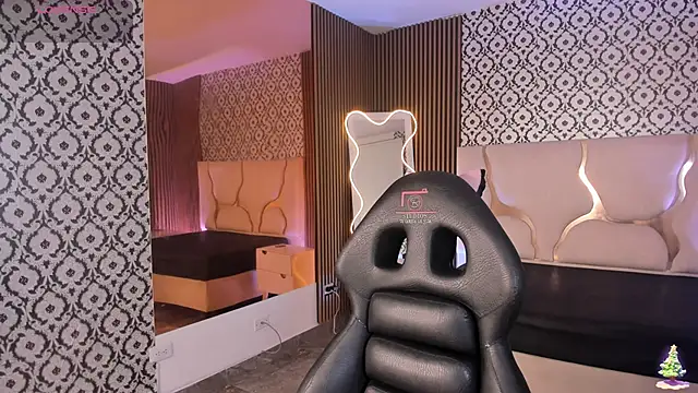 penelope tay1 online show from December 23, 2025, 3:17 am