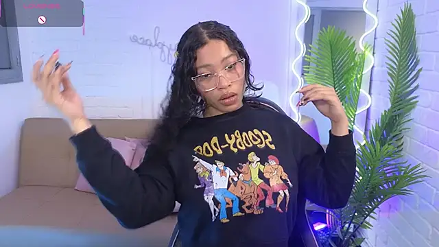 Snapshot of penelope_tay1 chatting on October 9, 2025, 3:51 am penelope tay1 online show from October 9, 2025, 3:51 am