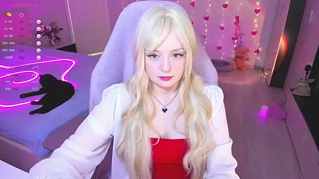 Snapshot of Amy_honey_angel chatting on March 21, 2025, 9:45 am Amy honey angel online show from March 21, 2025, 9:45 am
