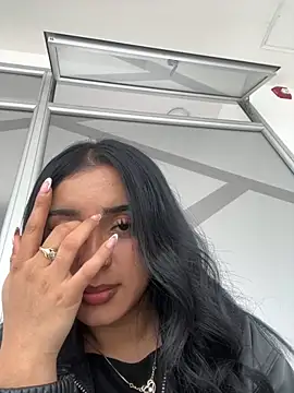 Snapshot of Emily-14 chatting on September 16, 2025, 6:31 pm Emily-14 online show from September 16, 2025, 6:31 pm