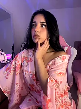 Snapshot of Emily-14 chatting on October 1, 2025, 5:12 am Emily-14 online show from October 1, 2025, 5:12 am