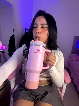 Snapshot of Emily-14 chatting on September 18, 2025, 2:36 am Emily-14 online show from September 18, 2025, 2:36 am