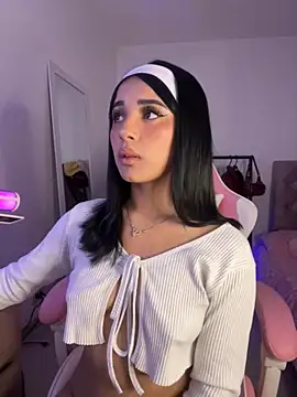 Snapshot of Emily-14 chatting on September 25, 2025, 2:17 am Emily-14 online show from September 25, 2025, 2:17 am