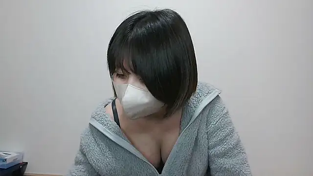 Snapshot of -anzu-o chatting on January 13, 2025, 11:30 am -anzu-o online show from January 13, 2025, 11:30 am