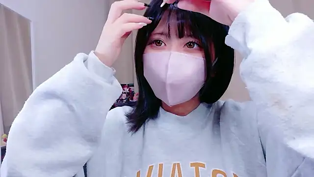 Snapshot of -anzu-o chatting on October 19, 2025, 9:39 pm -anzu-o online show from October 19, 2025, 9:39 pm