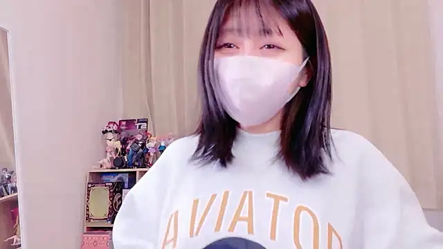 Snapshot of -anzu-o chatting on November 3, 2025, 9:51 pm -anzu-o online show from November 3, 2025, 9:51 pm