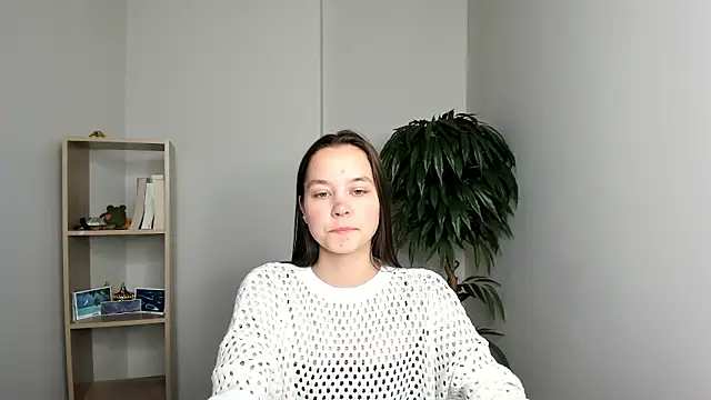 Snapshot of FalineDowlen chatting on November 2, 2025, 4:06 am FalineDowlen online show from November 2, 2025, 4:06 am