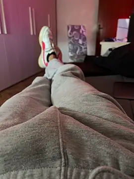 93moro online show from December 16, 2024, 12:49 pm