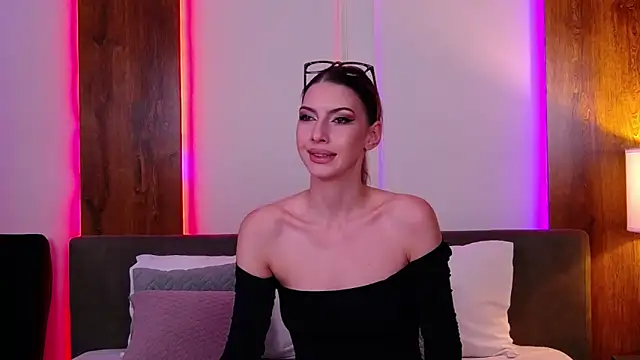 Snapshot of SkylerSpark chatting on September 26, 2025, 7:21 pm SkylerSpark online show from September 26, 2025, 7:21 pm