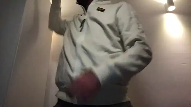 Snapshot of Sash_Ge chatting on January 22, 2025, 10:26 pm Sash Ge online show from January 22, 2025, 10:26 pm