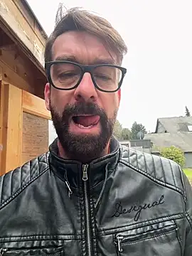 Snapshot of Sash_Ge chatting on February 15, 2025, 11:06 am Sash Ge online show from February 15, 2025, 11:06 am