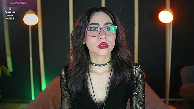 vampy dolll online show from January 30, 2025, 10:41 pm