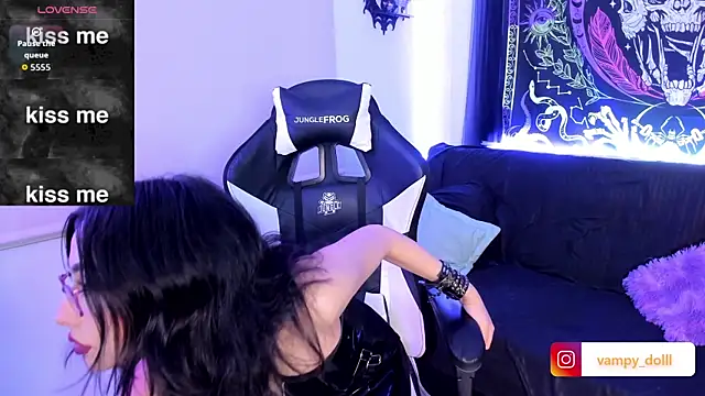 vampy dolll online show from September 28, 2025, 7:15 am