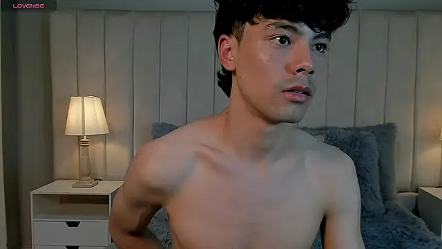 Snapshot of Dammon_Stallion chatting on March 1, 2025, 6:32 pm Dammon Stallion online show from March 1, 2025, 6:32 pm