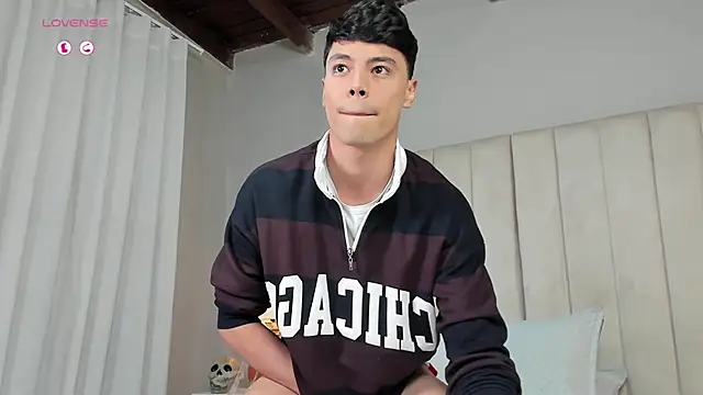 Snapshot of Dammon_Stallion chatting on October 21, 2025, 2:16 pm Dammon Stallion online show from October 21, 2025, 2:16 pm