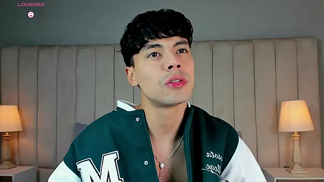 Snapshot of Dammon_Stallion chatting on September 26, 2025, 11:39 am Dammon Stallion online show from September 26, 2025, 11:39 am