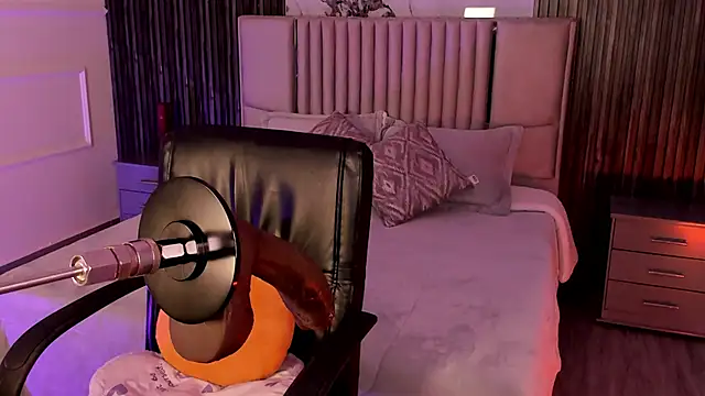 Lillyortiz online show from February 23, 2026, 8:42 pm