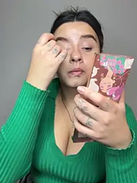 SaraBraun  online show from April 11, 2026, 5:05 pm