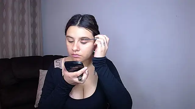 SaraBraun  online show from December 19, 2025, 5:37 pm