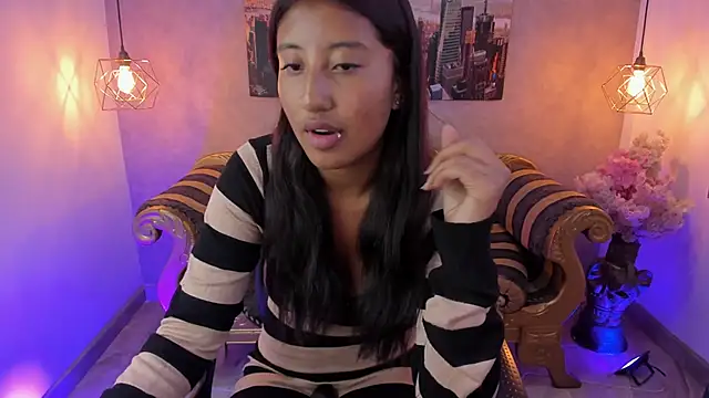 Snapshot of melany_brunette chatting on September 30, 2025, 6:19 am melany brunette online show from September 30, 2025, 6:19 am