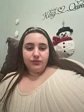 Snapshot of Natalie_21 chatting on February 4, 2025, 10:24 pm Natalie 21 online show from February 4, 2025, 10:24 pm