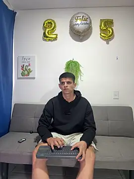 Snapshot of boss_of_cash chatting on February 4, 2026, 12:00 pm boss of cash online show from February 4, 2026, 12:00 pm