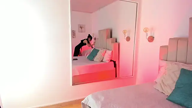 Michell Wallker online show from December 20, 2025, 4:21 pm