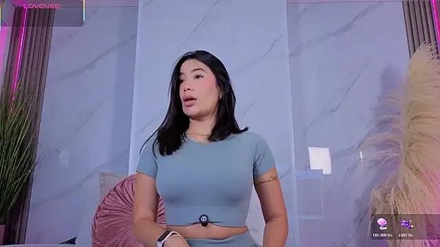 Chlooee   online show from February 4, 2026, 1:00 am