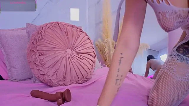 Snapshot of Chlooee__ chatting on October 28, 2025, 1:50 am Chlooee   online show from October 28, 2025, 1:50 am