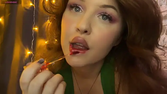 Snapshot of LaurenRossss chatting on March 13, 2025, 1:43 am LaurenRossss online show from March 13, 2025, 1:43 am