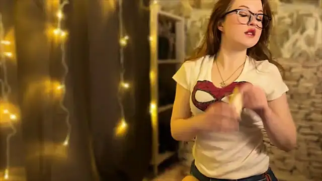 Snapshot of LaurenRossss chatting on January 13, 2025, 11:17 pm LaurenRossss online show from January 13, 2025, 11:17 pm